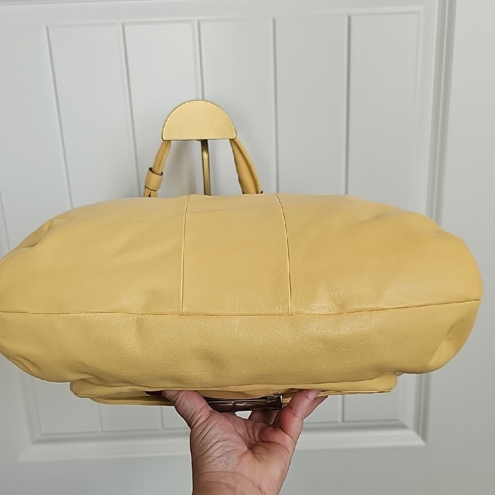 Coach NWT 2010 Kristin Yellow Leather Hobo Convertible Shoulder Bag MSRP $398 - Picture 8 of 14